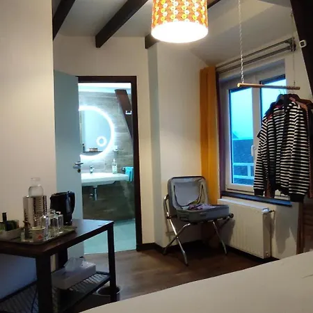 Le Petit Moulin Rouge, B&b, Sdb En-suite, Parking Privé Gratuit Bed & Breakfast