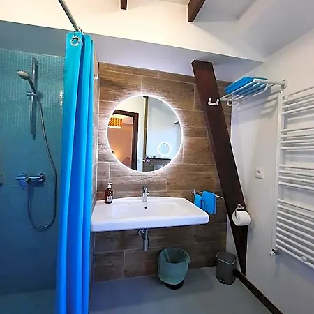 Le Petit Moulin Rouge, B&b, Sdb En-suite, Parking Privé Gratuit Couette-café Beauvoir (Manche)
